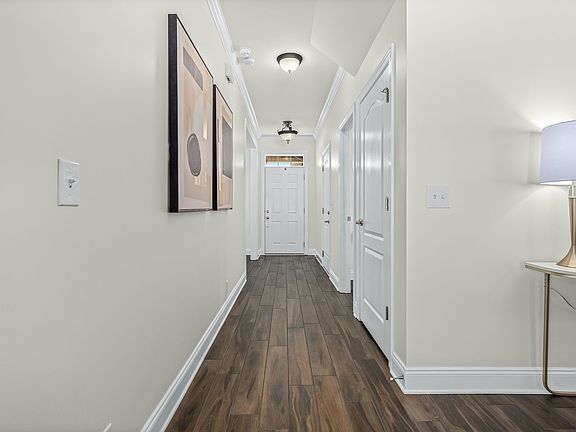 3rd image of 5144 Starnes Dr