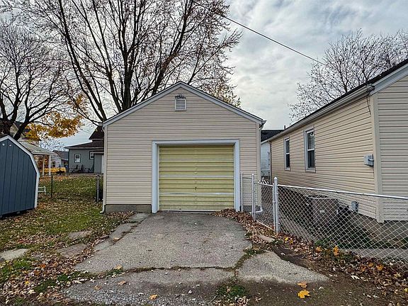 4th image of 209 N Young St