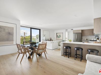 4506 Dockweiler St #305, Los Angeles, CA, 90019