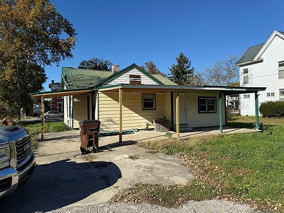 3rd image of 500 Main St