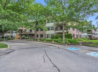 111 Grew Blvd #210, Georgina, ON L0E1L0