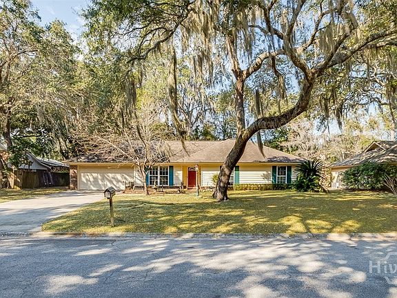 3rd image of 2 Ole Oak Road