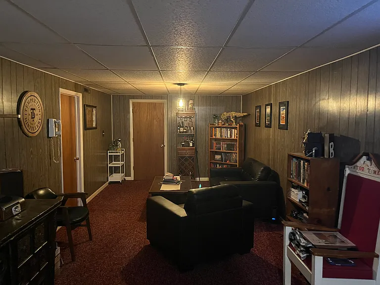 1402 W Hill Rd — Photo 18
