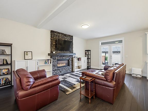 2nd image of 27047 35a Ave