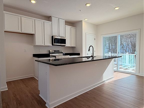 4th image of 2004 Canterbury Dr #212C