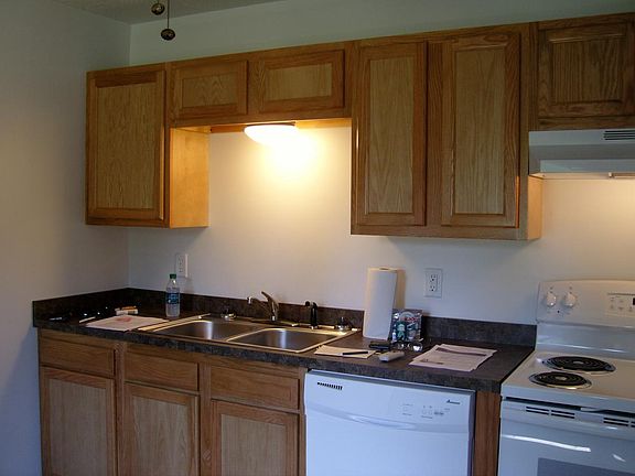2nd image of 17962 Hillcrest Dr