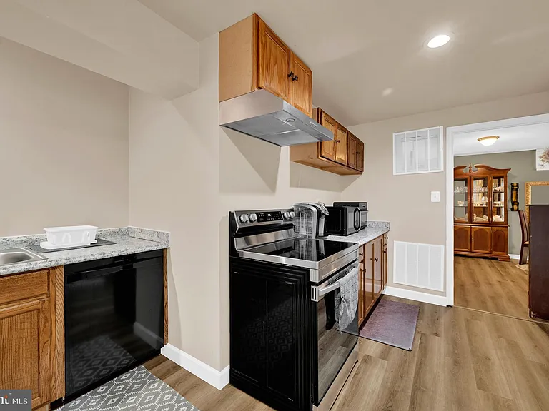 533 Rubens Cir — Photo 51