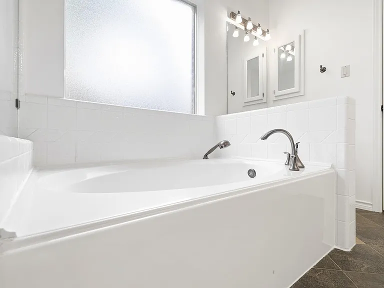 210 Wilkins Xing — Photo 27