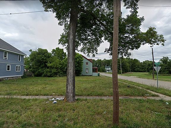 2nd image of 144 Green St
