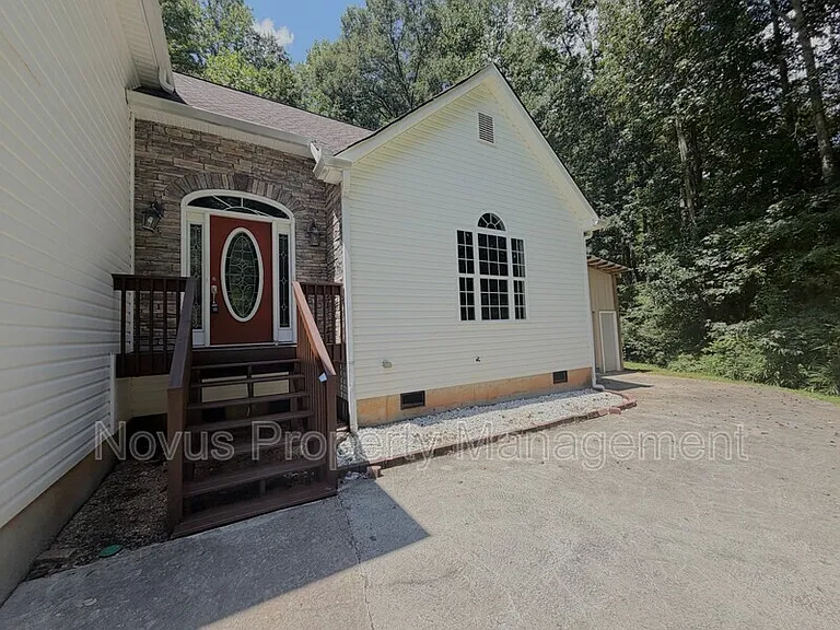 214 Farmington Trce — Photo 2