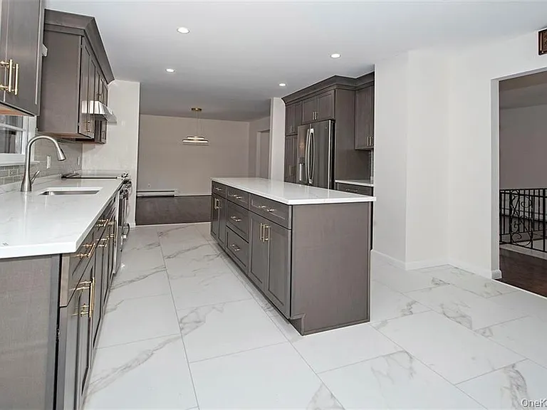74 Edgewood Rd — Photo 10