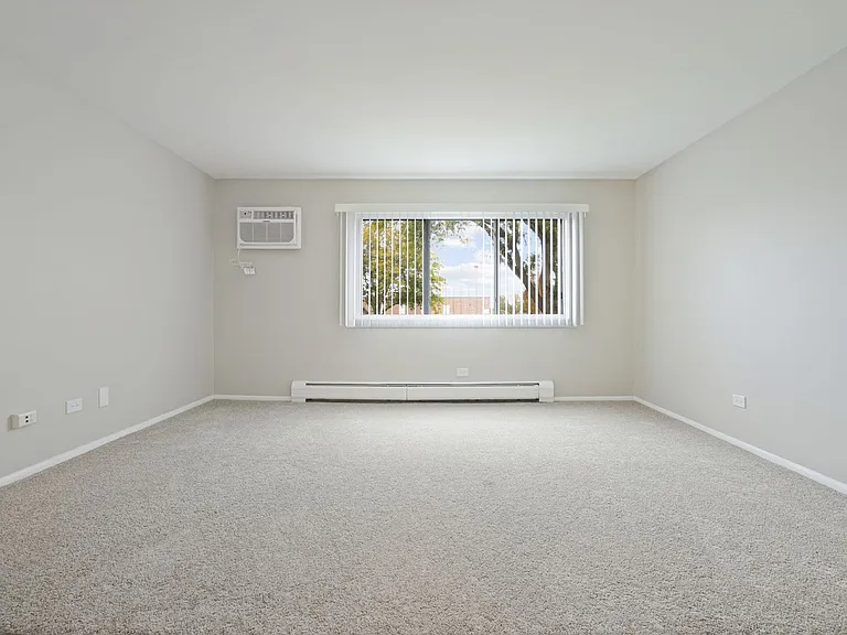 Hoffman Hills Apartments — Photo 35