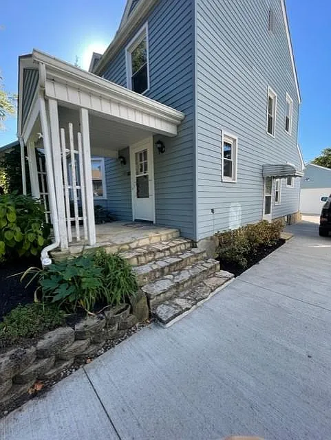 3 bed, 1.5 bath, 1549 sqft, $2,600 — Photo 2