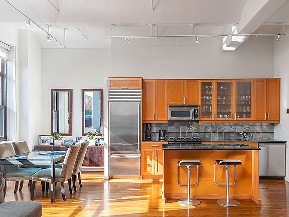5th image of 161 W 15th St APT 4E