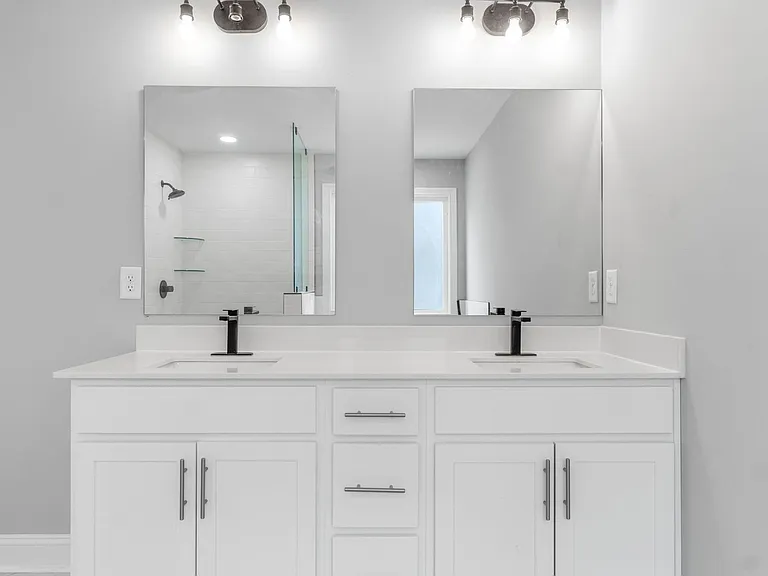 2129 Powell Rd — Photo 20