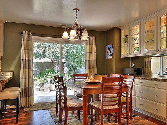 5th image of 4746 Amarosa St
