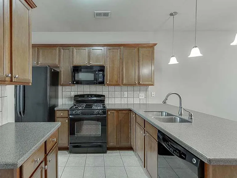 1043 Nightfall Ct NW — Photo 8