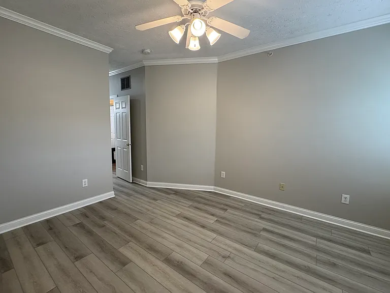 1442 Oakhill Dr — Photo 14