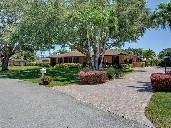 4th image of 10950 SW 42nd Ct