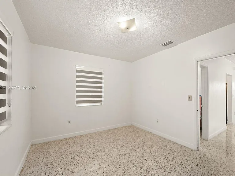 3211 NW 13th Ter #3211 — Photo 15