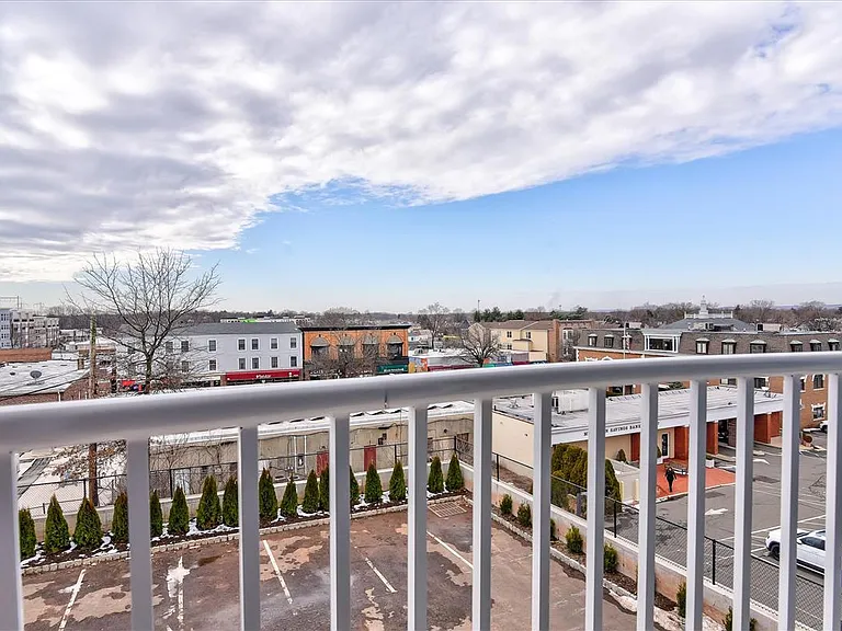 25 Hillside Ave #204 — Photo 7