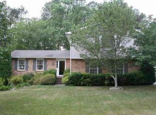 557 Cascade Dr, Lilburn, GA 30047