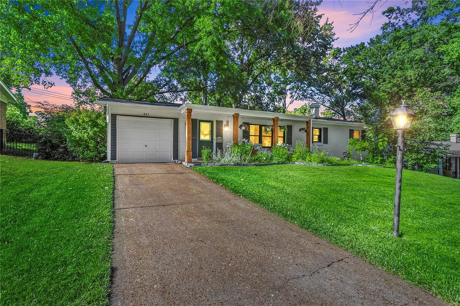 641 Alexandra Dr photo 1