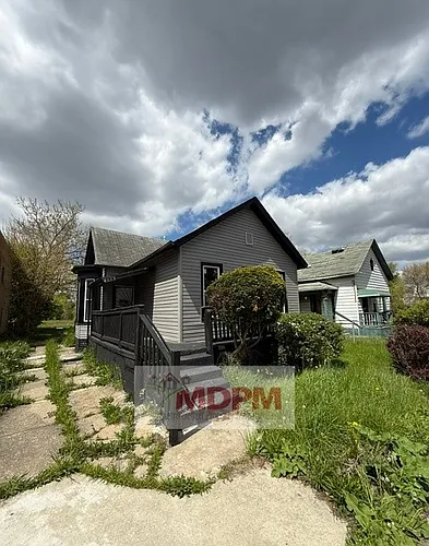 4619 16th St Photo 1