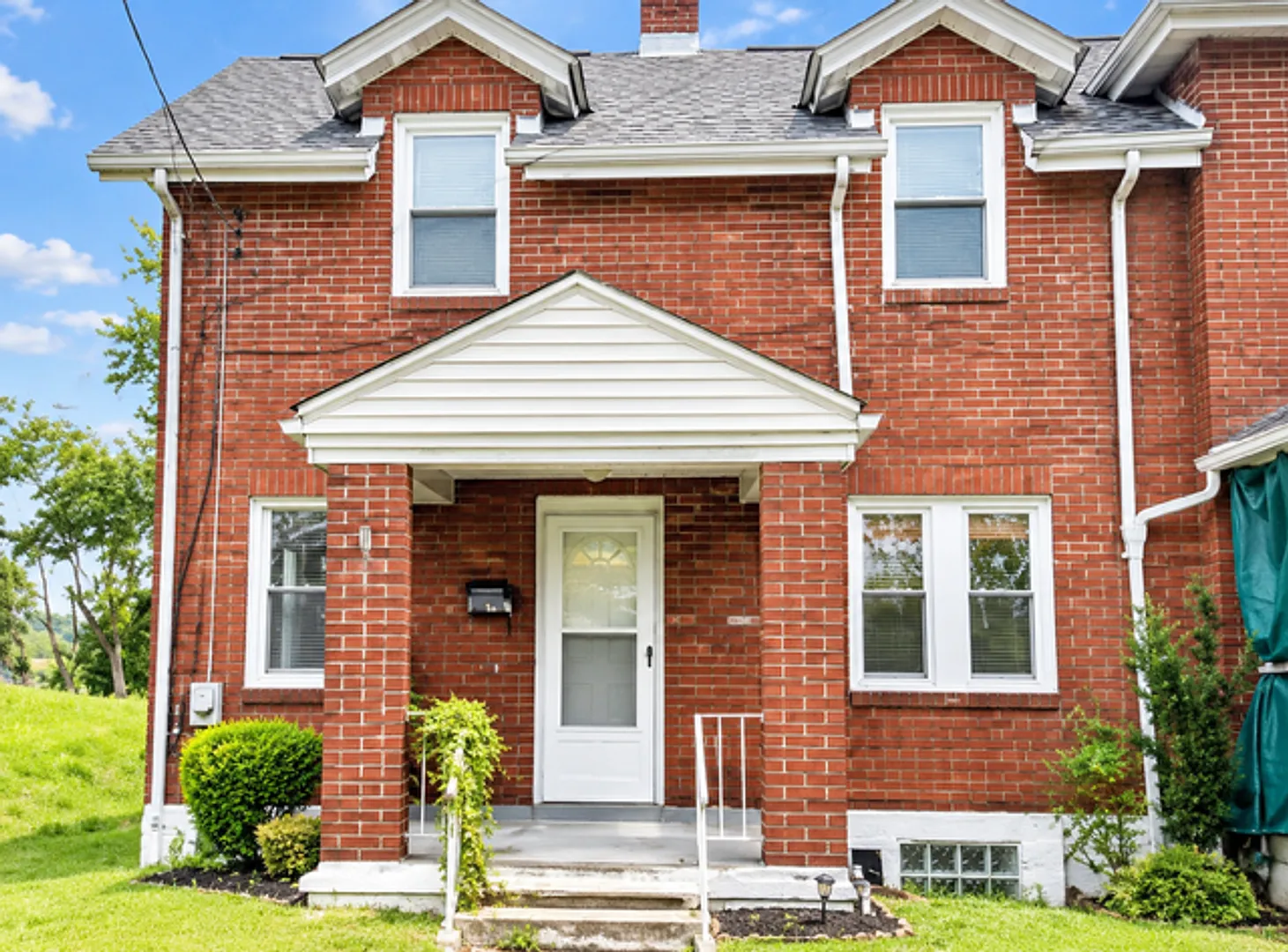 3 Bedroom/ 1 Bath Home for Rent Clairton, PA — Photo 1