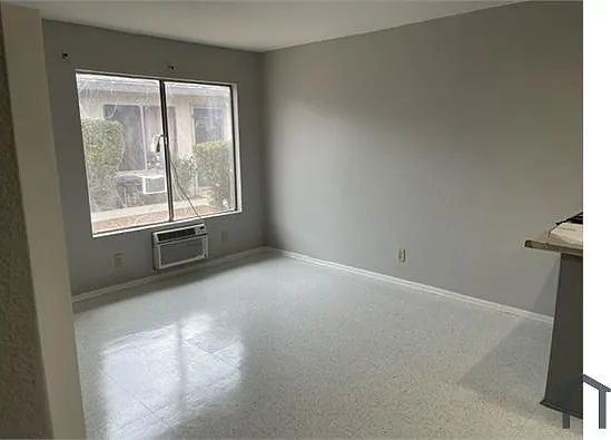 1 bed, 500 sqft, $1,600 — Photo 2