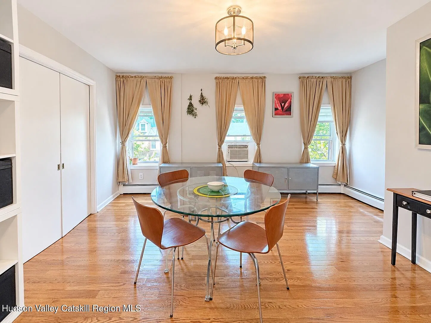 1 bed, 1.0 bath, 900 sqft, $1,950 — Photo 2