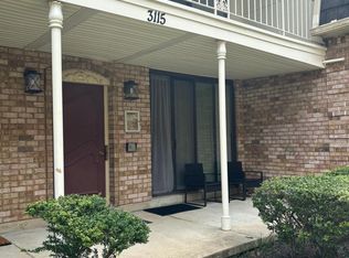 3115 Patrick Henry Dr APT 531, Falls Church, VA 22044