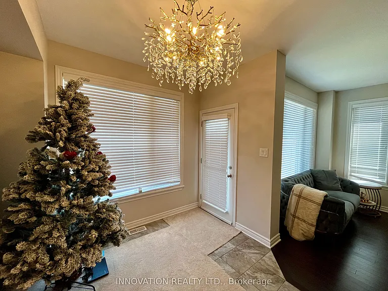 222 Dolce Cres — Photo 10