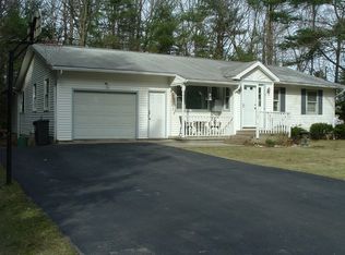 7 Cambridge Ave, Halfmoon, NY 12065