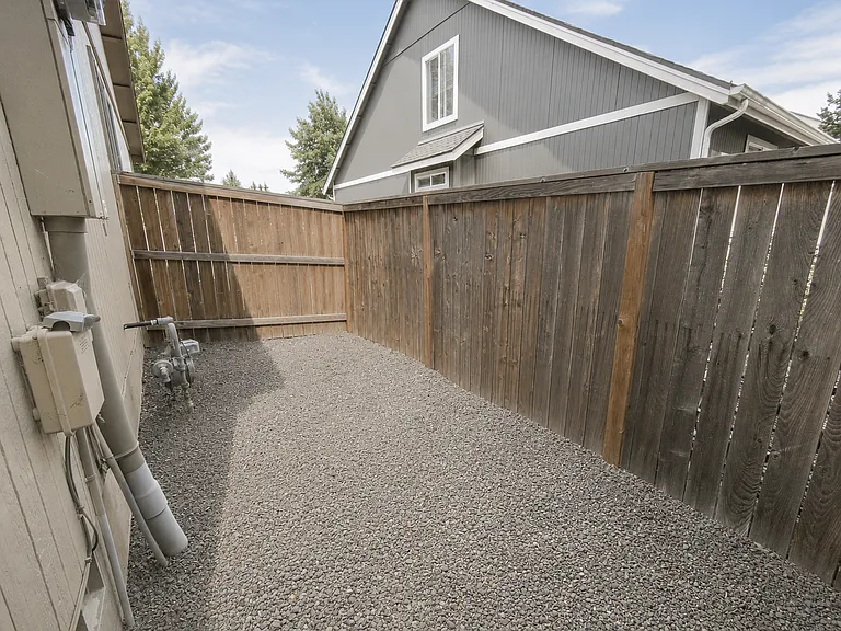 61167 Brosterhous Rd — Photo 37