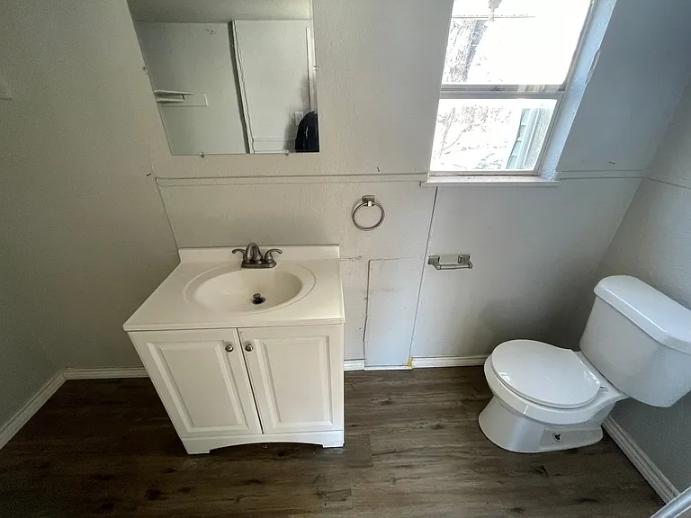 1442 Kirkwood St — Photo 12