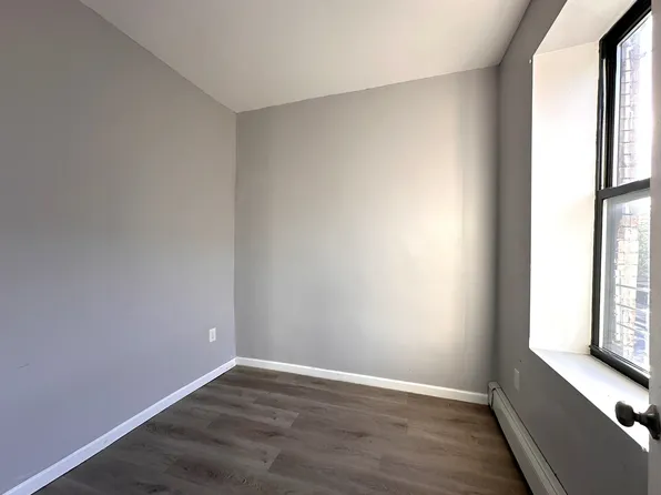 286 Martin Luther King Jr Drive image 12 of 17