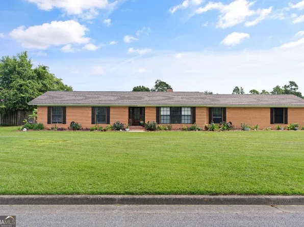 118 Bacon St, Jesup, GA 31545