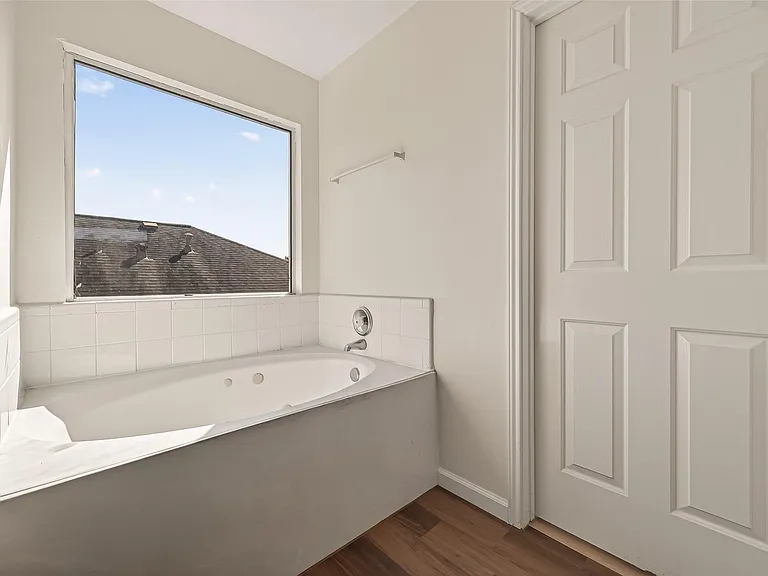 15910 Clayton Bend Dr — Photo 42