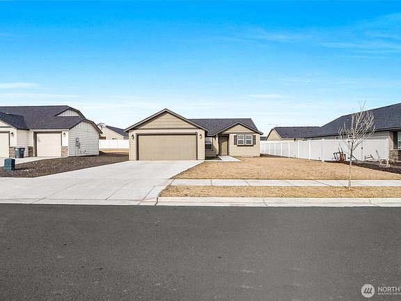 3rd image of 4226 W Wood Court