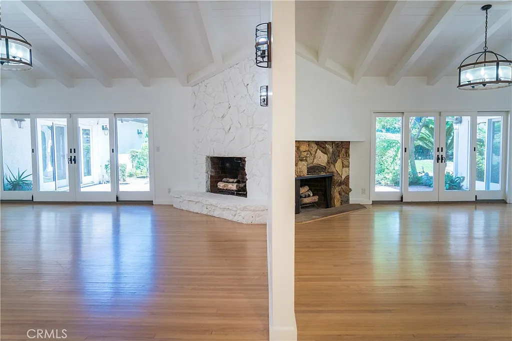 5 bed, 4.5 bath, 4800 sqft, $12,500 — Photo 2