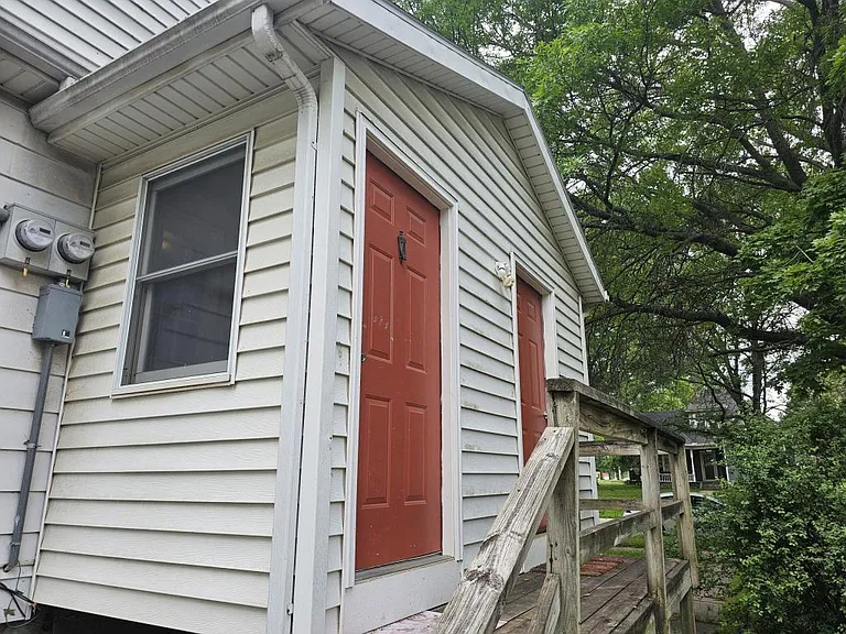 847 S Cedar St — Photo 2