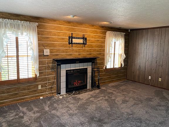 2nd image of 18450 Harvest Meadows Dr E
