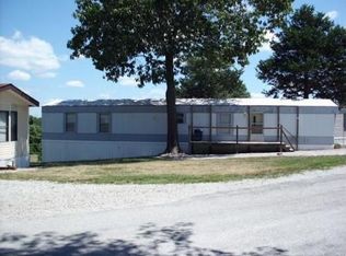 27 Cypress Ln, Reeds Spring, MO 65737