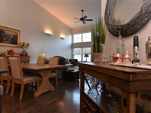 2nd image of 14 Bella Vista Cir #2