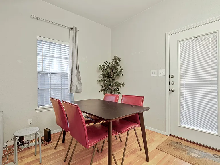 2810 Nueces St #101 — Photo 8
