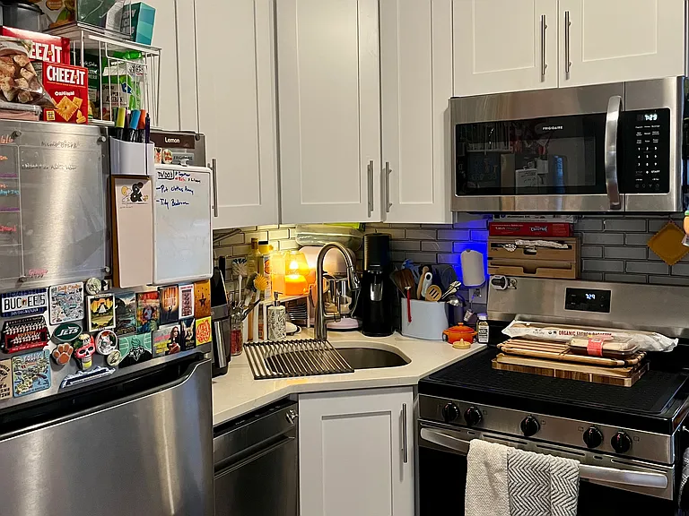 119 Clinton St #2L — Photo 8