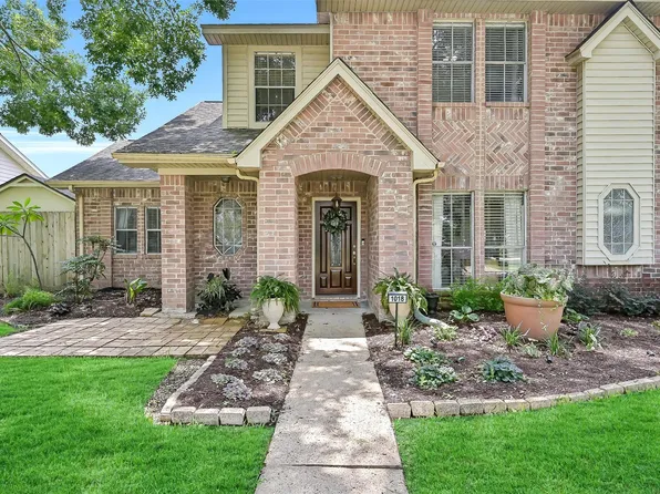 1018 Londonderry Ave, Friendswood, TX 77546