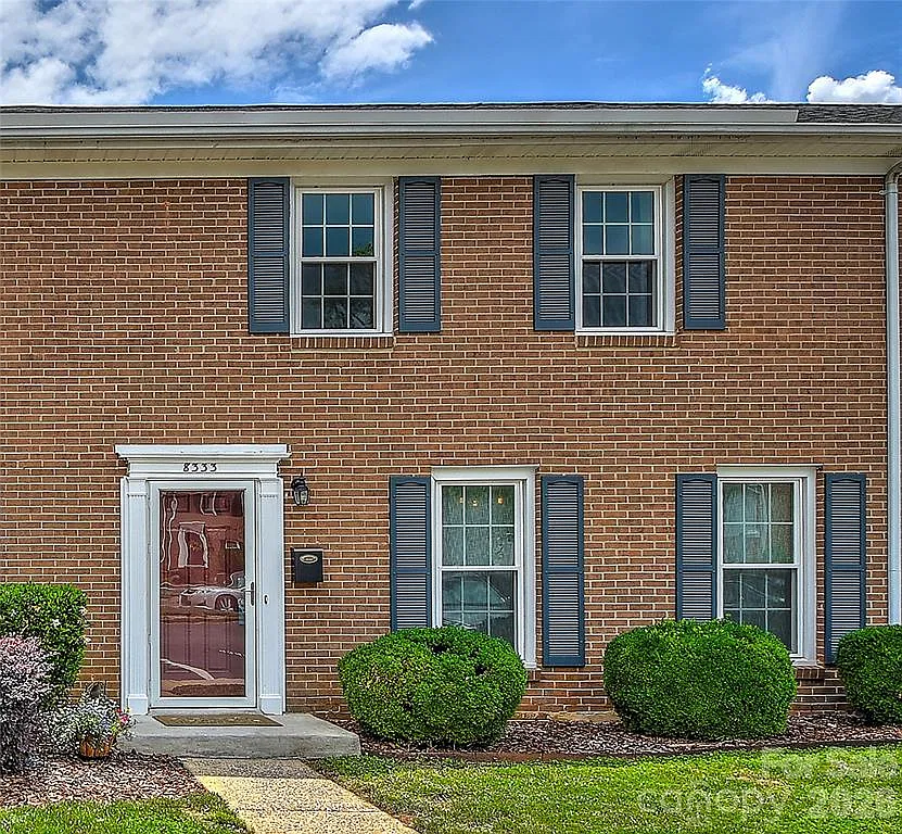 3 bed, 1536 sqft, $1,990 — Photo 1