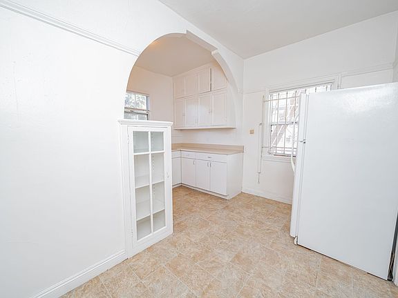 4th image of 544 37th St APT 204